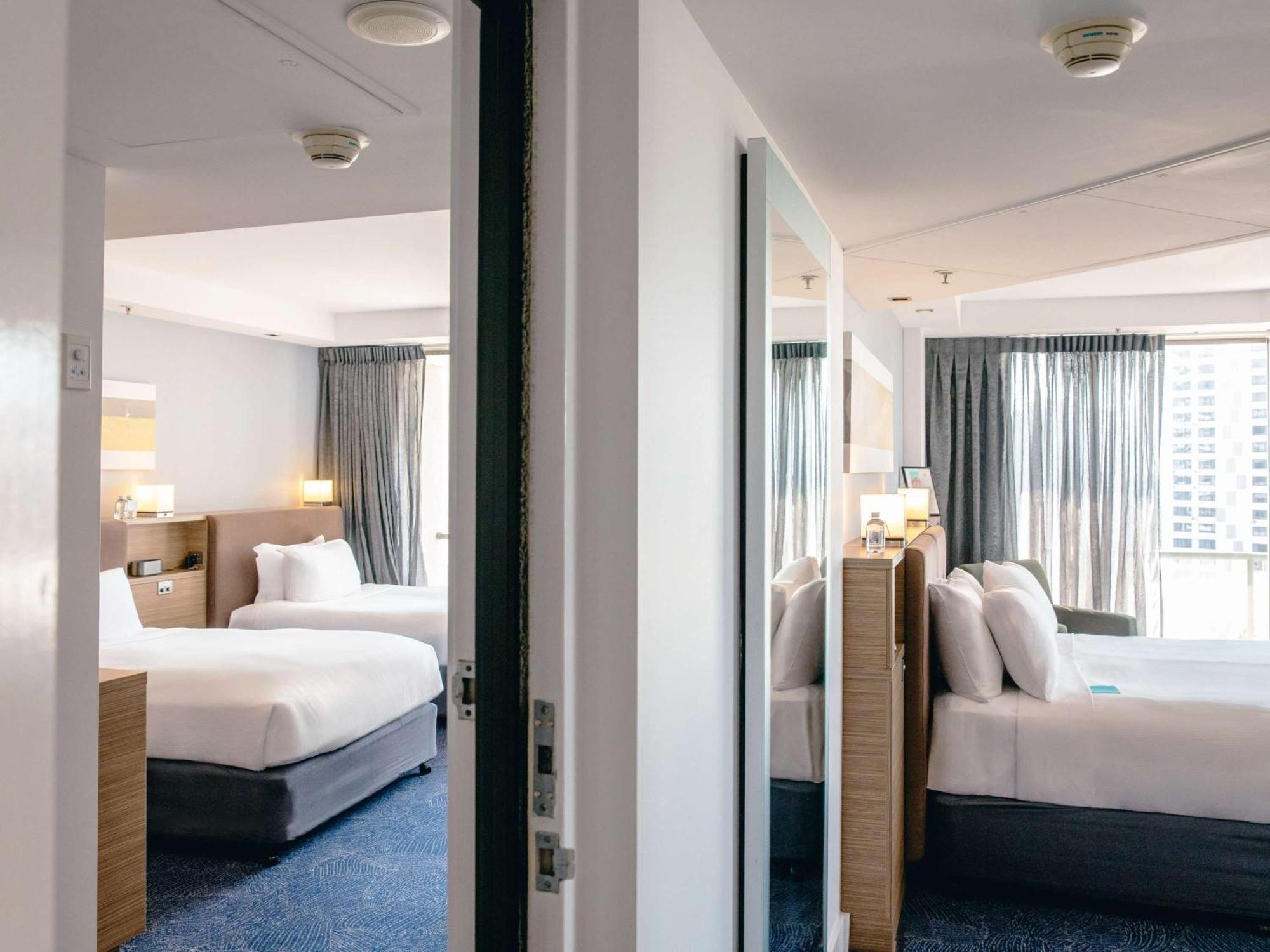 Sofitel Gold Coast Broadbeach מראה חיצוני תמונה A room at the hotel