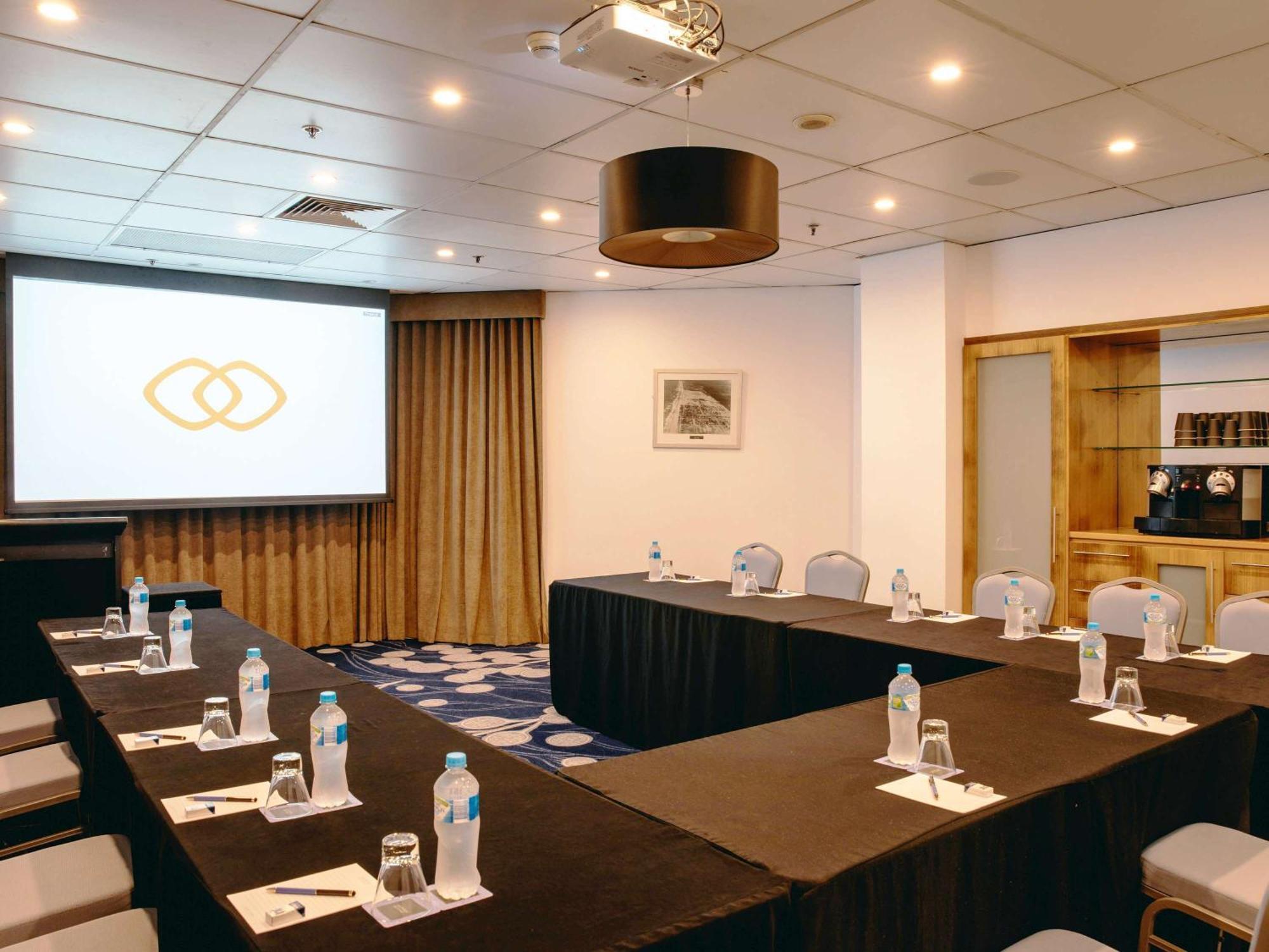 Sofitel Gold Coast Broadbeach מראה חיצוני תמונה Meeting room