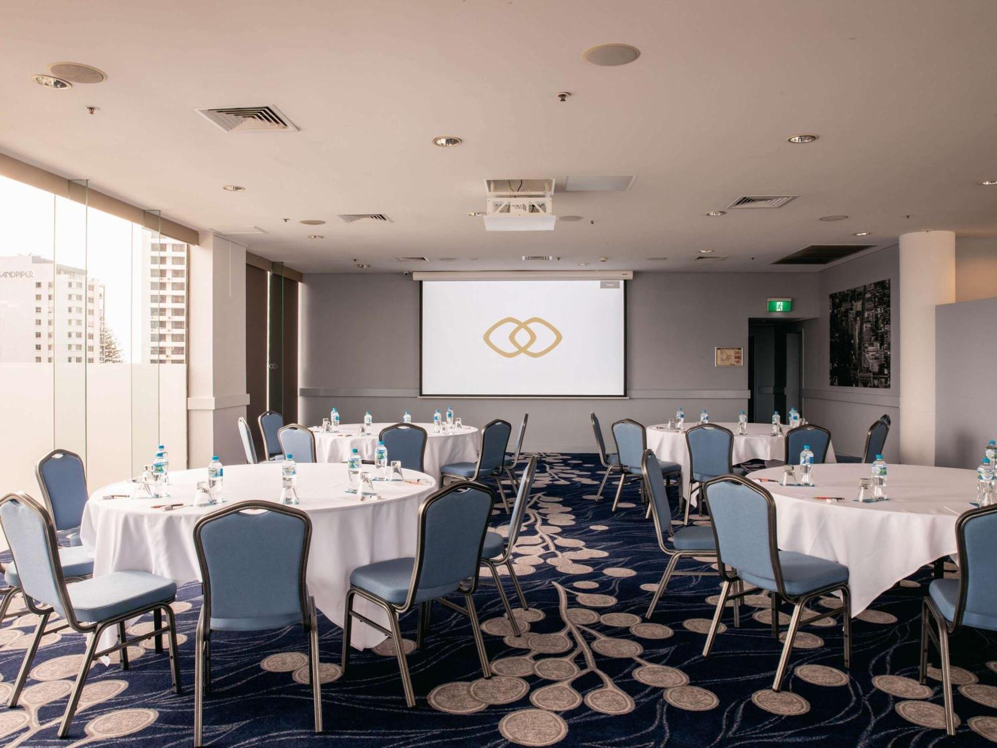 Sofitel Gold Coast Broadbeach מראה חיצוני תמונה The meeting room at the hotel