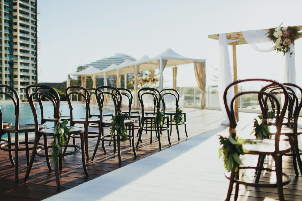 Sofitel Gold Coast Broadbeach מראה חיצוני תמונה The rooftop at the Hilton San Diego Bayfront
